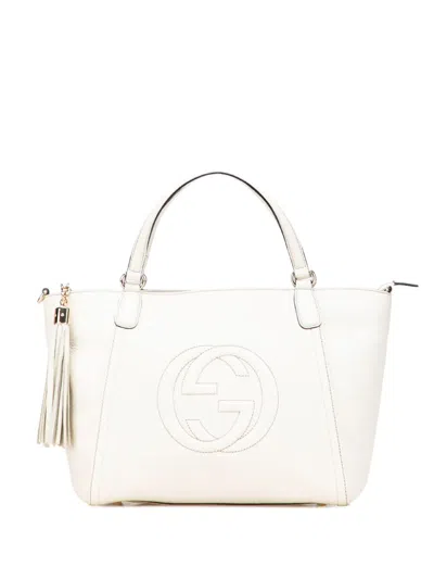 Pre-owned Gucci 2016-2025 Small Pebbled Leather Soho Cellarius Satchel In White