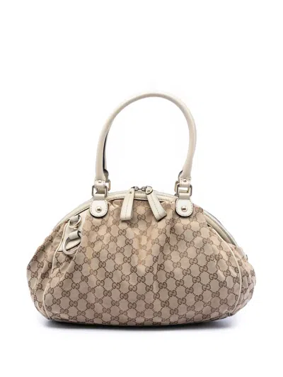 Pre-owned Gucci 2016-2025 Gg Canvas Sukey Satchel In White
