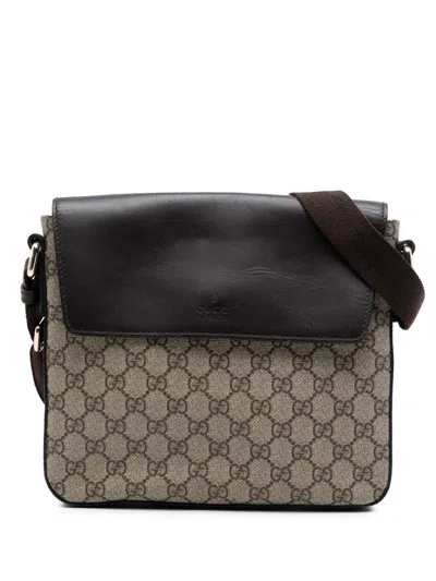 Pre-owned Gucci 2016-2025 Gg Supreme Messenger Bag Crossbody Bag In Brown
