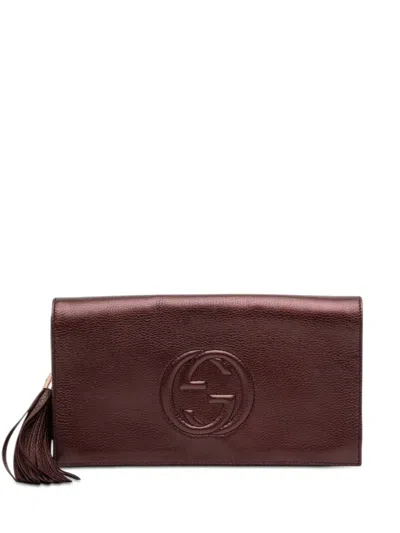 Pre-owned Gucci 2016-2025 Metallic Leather Soho Disco Clutch Bag In Red