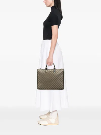 Pre-owned Gucci 2016-2026 Gg Supreme Satchel In Neutrals