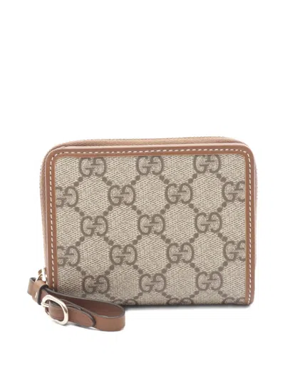 Pre-owned Gucci 2020s Gg Emblem Zip Wallet In Neutral