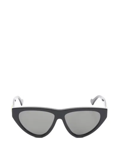 Pre-owned Gucci 2020s Gg Logo Cat-eye Sunglasses In Black