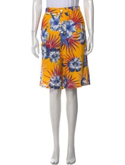 Pre-owned Gucci 2022 Knee-length Shorts In Yellow