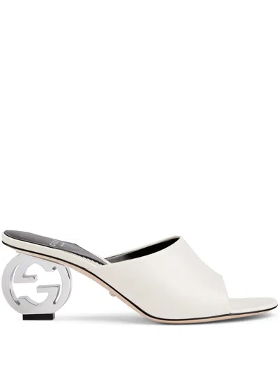 Gucci Gg Leather Sandals In Weiss