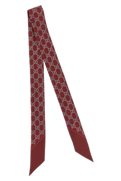 Gucci Bandeau Gg Laminated In Burgundy