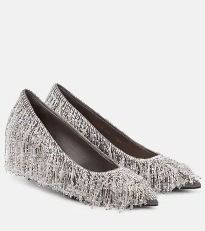 Gucci Beaded Fringed Satin Pumps In Silber