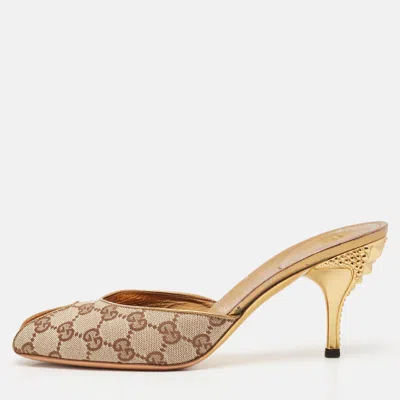 Pre-owned Gucci Beige Gg Canvas Studded Heel Peep Toe Mules Size 39.5