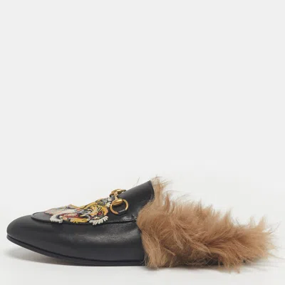 Pre-owned Gucci Black Leather And Fur Tiger Patch Princetown Flat Mules Size 37.5