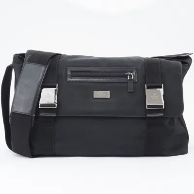 Pre-owned Gucci Black Nylon Messenger Bag Shoulder Bag ()