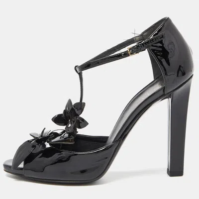 Pre-owned Gucci Black Patent Leather Applique T Strap Sandals Size 36.5