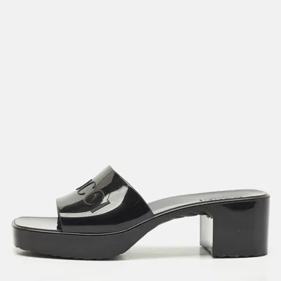 Pre-owned Gucci Black Rubber Logo Slide Sandals Size 39