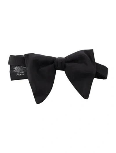 Pre-owned Gucci Bow Tie In Black