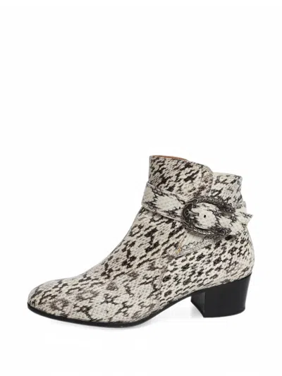 Pre-owned Gucci Buckle-detail Biker Boots In White