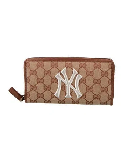Pre-owned Gucci Canvas Graphic Print Continental Wallet In Neutrals