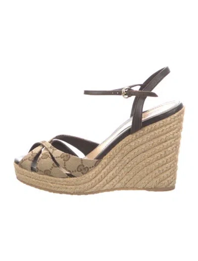 Pre-owned Gucci Canvas Graphic Print Pumps In Neutrals