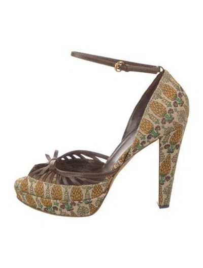 Pre-owned Gucci Canvas Printed D'orsay Pumps In Neutral