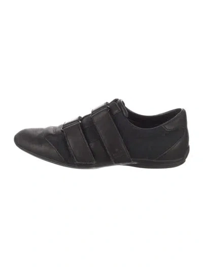 Pre-owned Gucci Canvas Sneakers In Black
