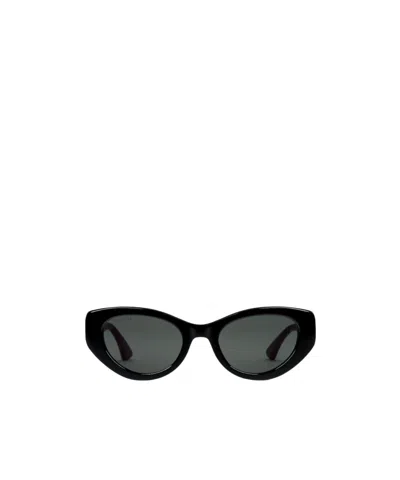 Gucci Cat-eye Sunglasses In Black