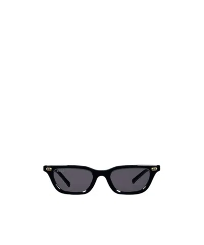 Gucci Cat Eye Frame Sunglasses In Black