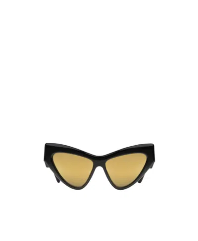 Gucci Cat-eye Frame Sunglasses In Nude