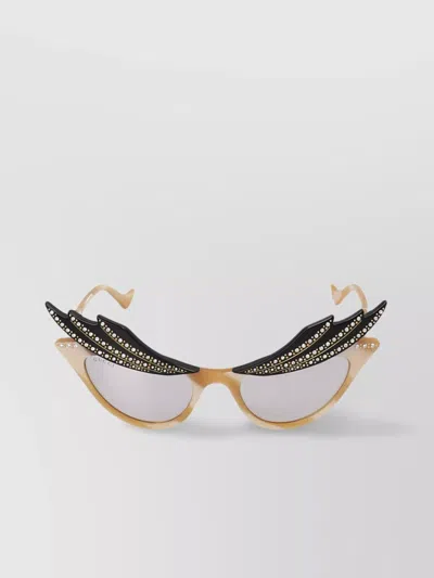 Gucci Cat Eye Frame Sunglasses With Unique Design