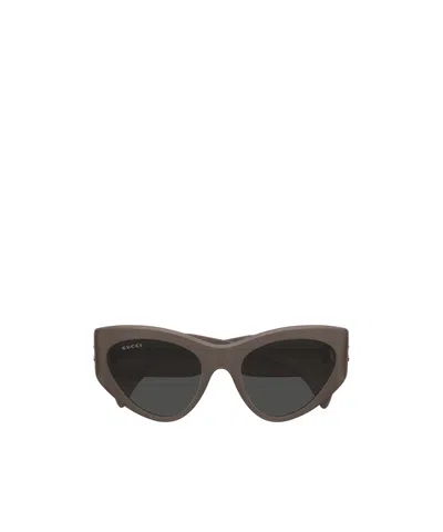 Gucci Cat-eye Sunglasses In Black