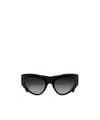 Gucci Cat-eye Sunglasses In Black