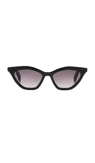 Gucci Cat Eye Sunglasses In Black
