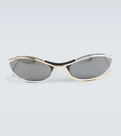 Gucci Cat-eye Sunglasses In Gold