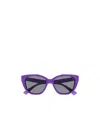 Gucci Cat-eye Frame Sunglasses In Gray