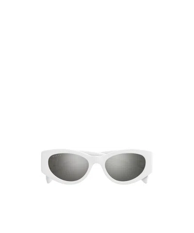 Gucci Cat-eye Sunglasses In Gray