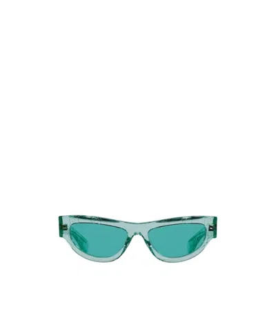 Gucci Cat Eye Sunglasses In Green