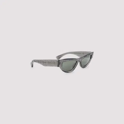Gucci Cat Eye Sunglasses In Gray