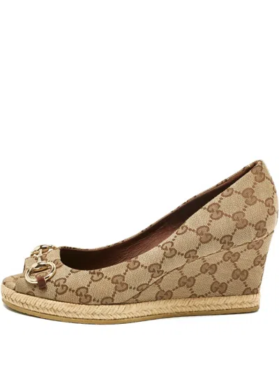 Pre-owned Gucci Charlotte Horsebit Canvas Wedge Pumps In Neutral