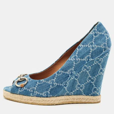 Pre-owned Gucci Charlotte Size 40 Blue Gg Denim Horsebit Peep Toe Wedge Pumps
