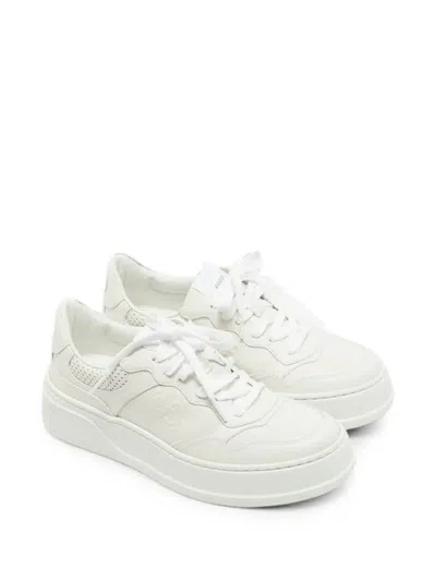 Pre-owned Gucci Chunky B Lace-up Leather Sneakers In White