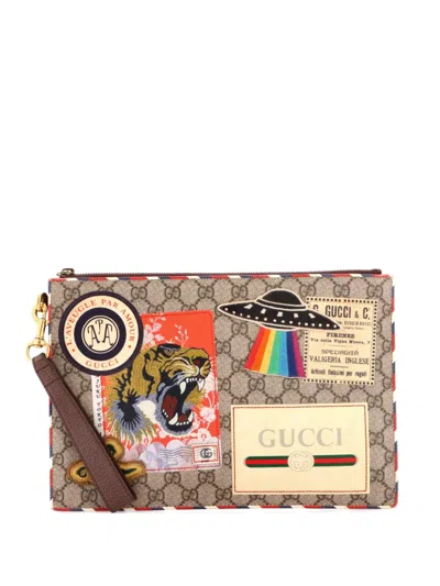 Pre-owned Gucci Courrier Pouch Gg Coated Canvas With Applique Clutch Bag In Brown