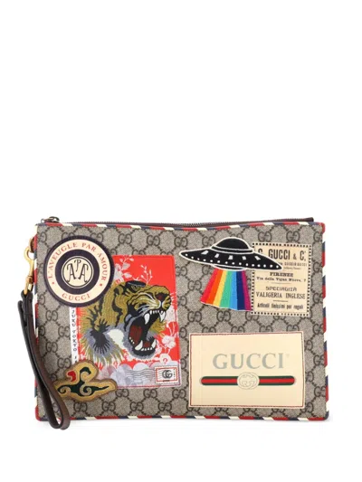 Pre-owned Gucci Courrier Pouch Gg Coated Canvas With Applique Clutch Bag In Brown
