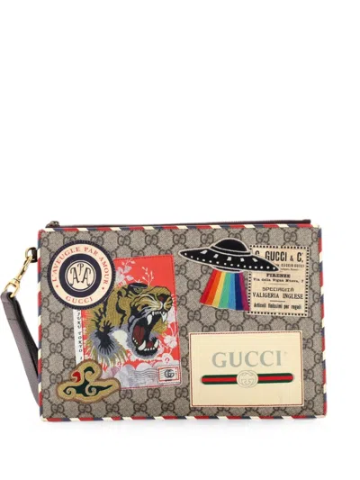 Pre-owned Gucci Courrier Pouch Gg Coated Canvas With Applique Clutch Bag In Brown