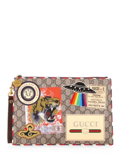 Pre-owned Gucci Courrier Pouch Gg Coated Canvas With Applique Clutch Bag In Brown