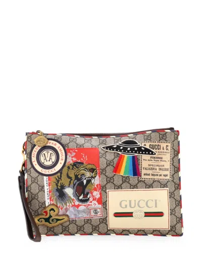 Pre-owned Gucci Courrier Pouch Gg Coated Canvas With Applique Clutch Bag In Brown