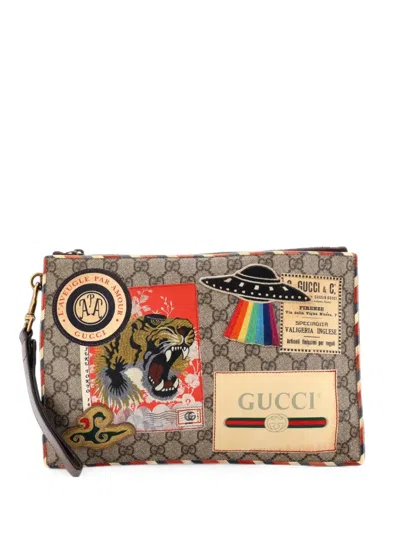 Pre-owned Gucci Courrier Pouch Gg Coated Canvas With Applique Clutch Bag In Brown