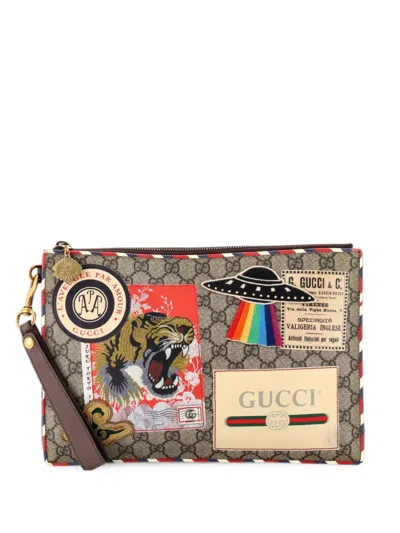 Pre-owned Gucci Courrier Pouch Gg Coated Canvas With Applique Clutch Bag In Brown