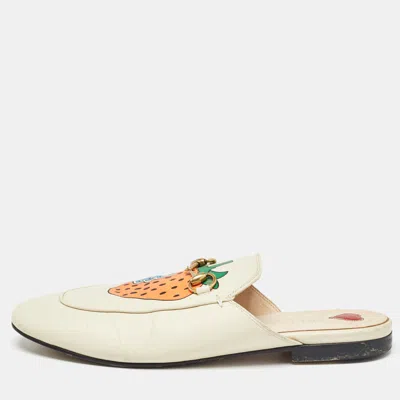 Pre-owned Gucci Cream Leather Strawberry Print Princetown Flat Mules Size 39