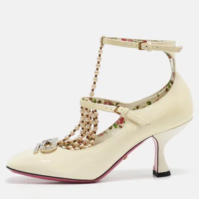 Pre-owned Gucci Cream Patent Leather Pearl Embellished T-strap Pumps Size 35