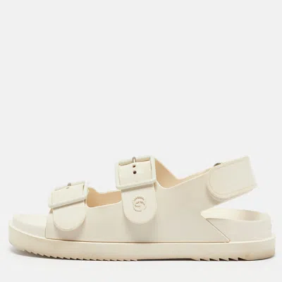 Pre-owned Gucci Cream Rubber Isla Flat Sandals Size 38