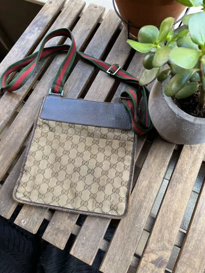 Pre-owned Gucci Crossbody Bag In Beige