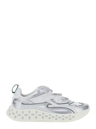 GUCCI GUCCI 'CUBE 3D' METALLIC SNEAKERS WITH WEB PULL-TAB ON THE HEEL AND ALL-OVER 3D EFFECT GG LOGO IN TE