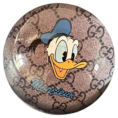Pre-owned Gucci Disney Donald Duck Paperweight In Brown